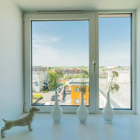 Penthouse With Gated Parking Close To Center
