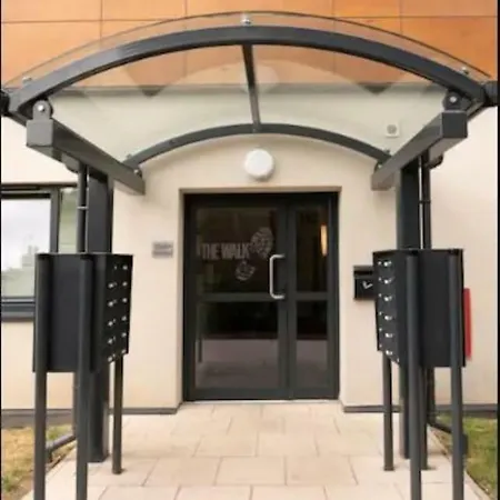Penthouse With Gated Parking Close To Center * York